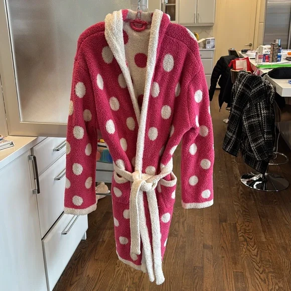 💕HP💕Barefoot Dreams polka dot short hooded pink robe - Picture 2 of 10